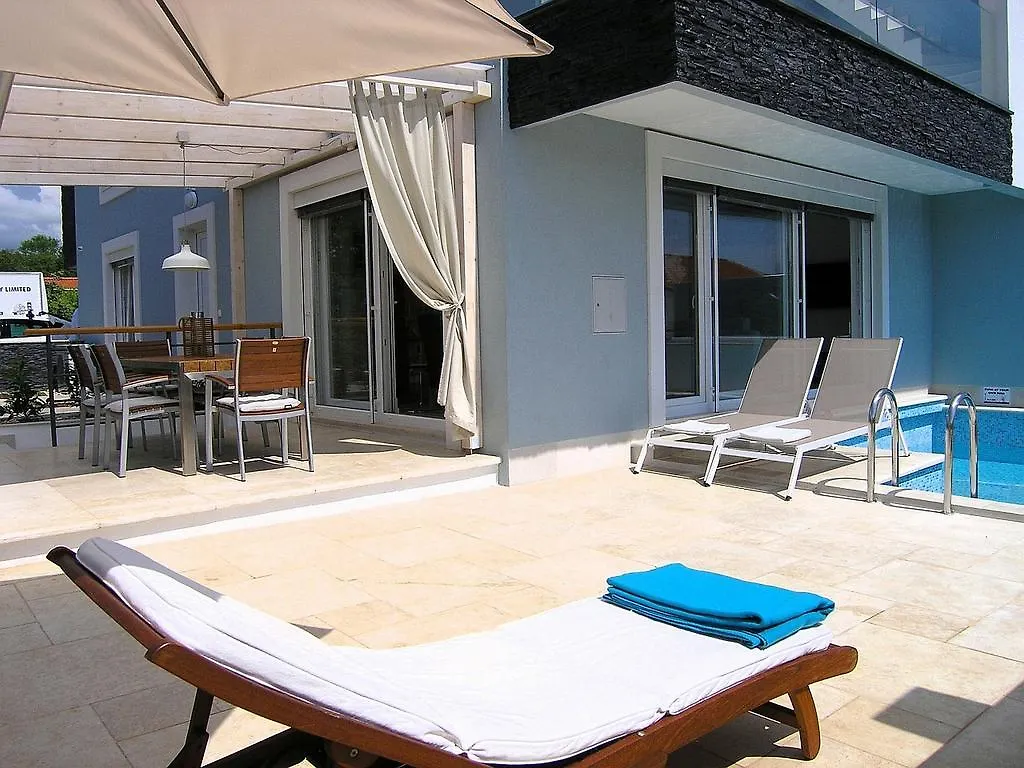 Apartment Vita Maris Pinezici  0*, Pinezici (Krk) Croatia
